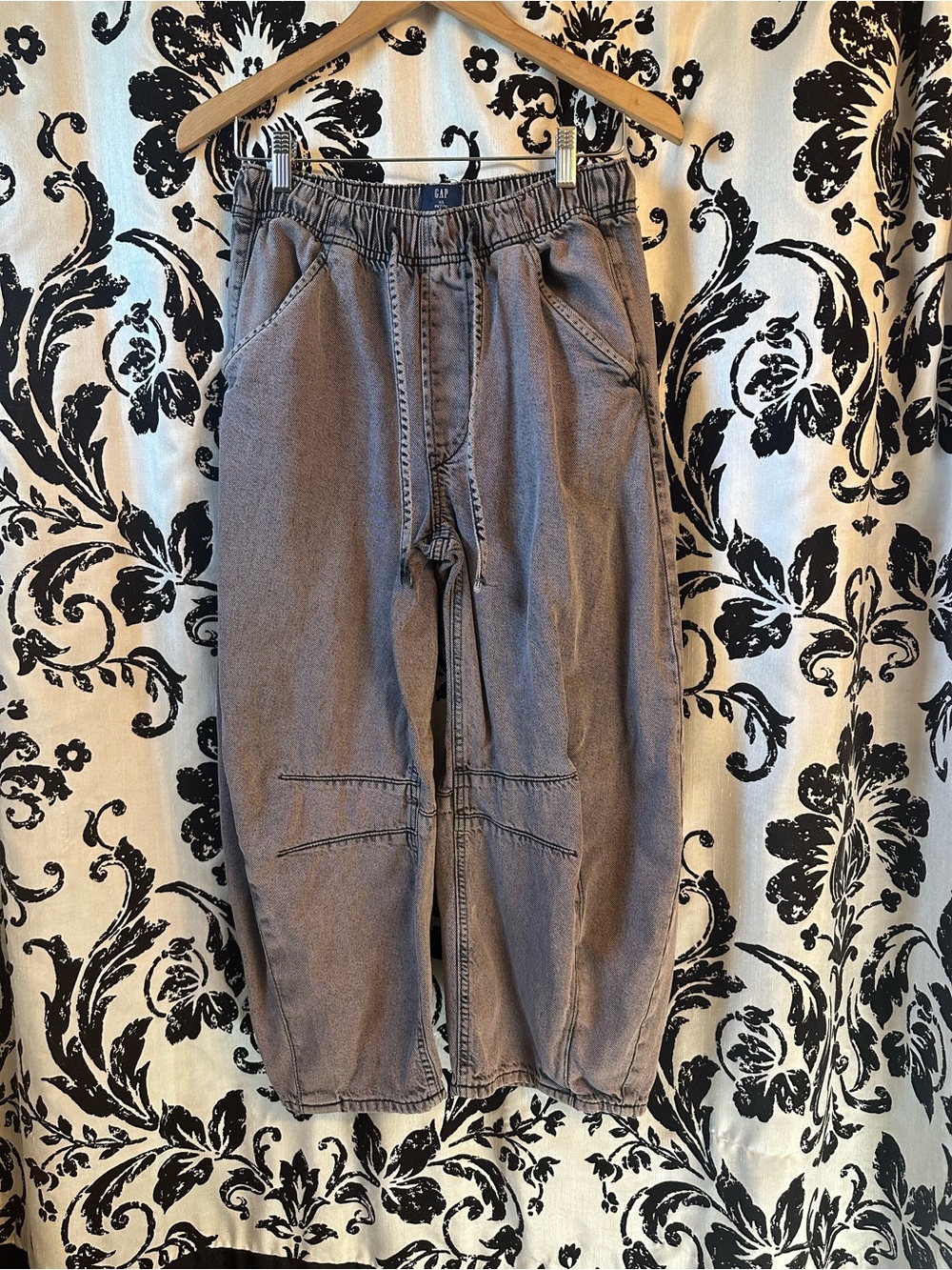 Women’s GAP Barrel Pull on Jeans Size XS Petite